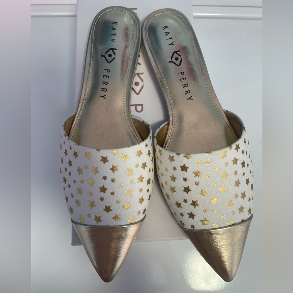 White with gold star Katy Perry slip on shoes. The Tarin style. NIB.